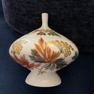 Franconia Bavarian porcelain lidded Bonbonniere